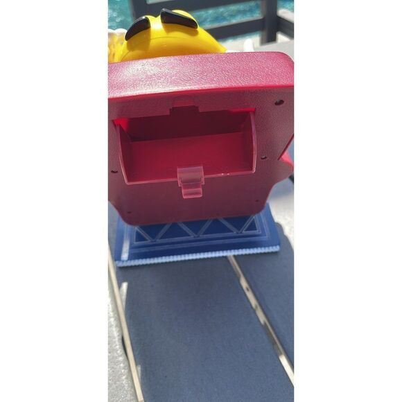 Vintage 1990 M & M Yellow Lazy Boy Candy Dispenser - Picture 2 of 11